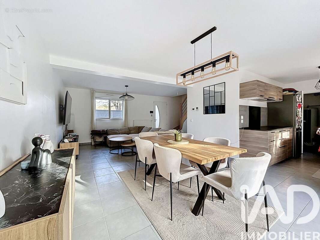 Photo 3 - Maison à GRETZ-ARMAINVILLIERS