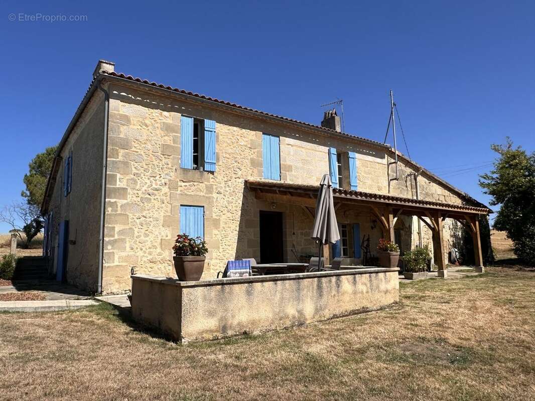 Maison à BOURGOUGNAGUE