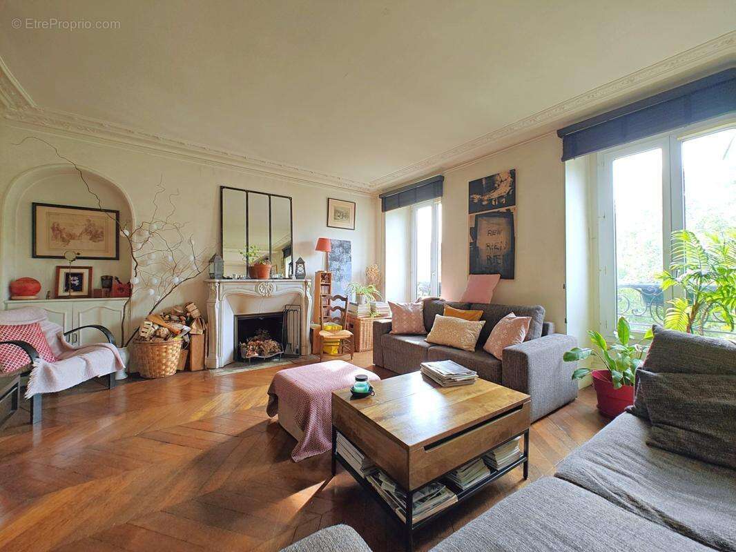 Appartement à PARIS-10E