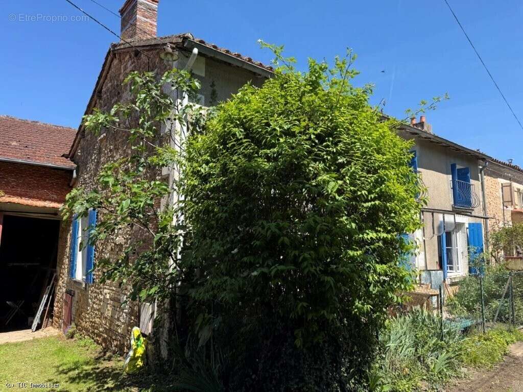 Maison à CHAMPAGNE-MOUTON