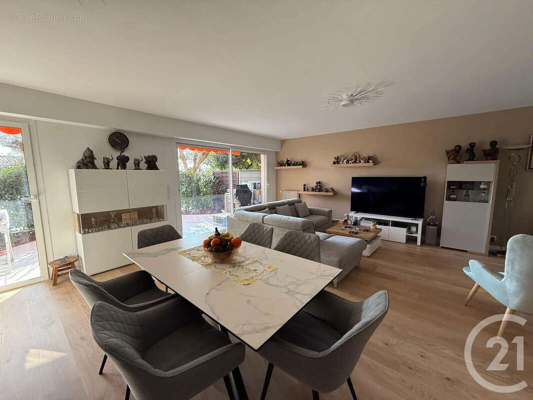 Appartement à ROQUEBRUNE-CAP-MARTIN