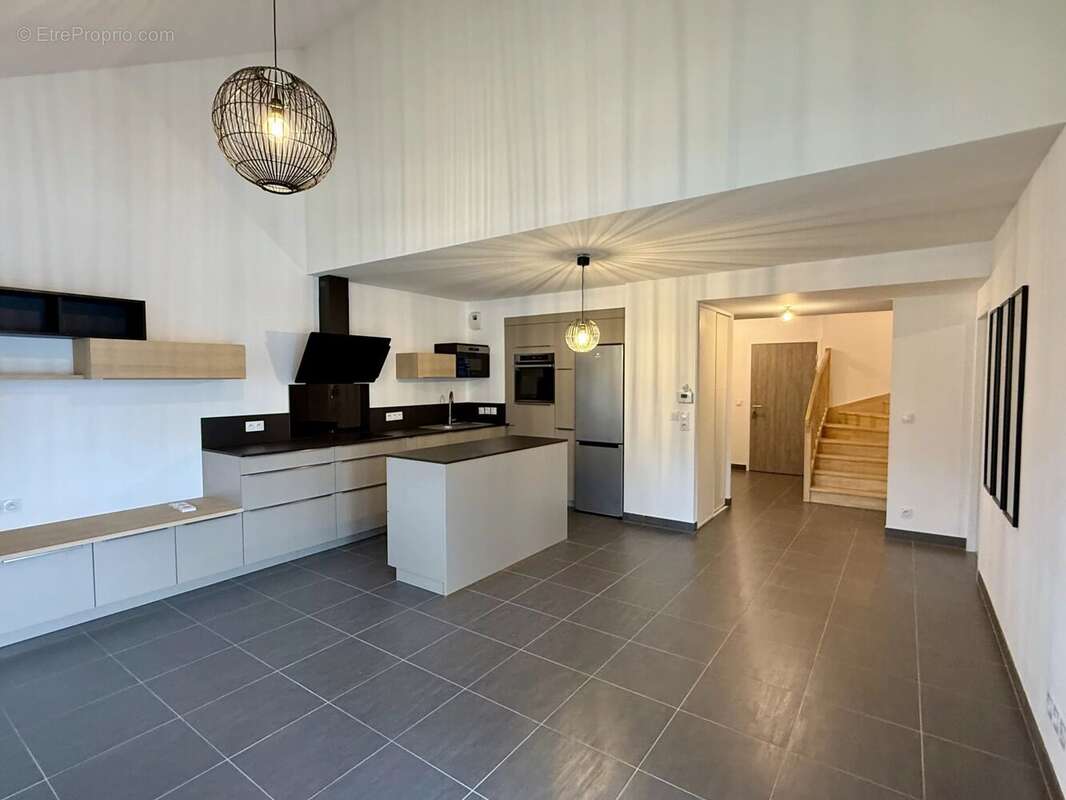 Appartement à SAINT-JEOIRE-PRIEURE