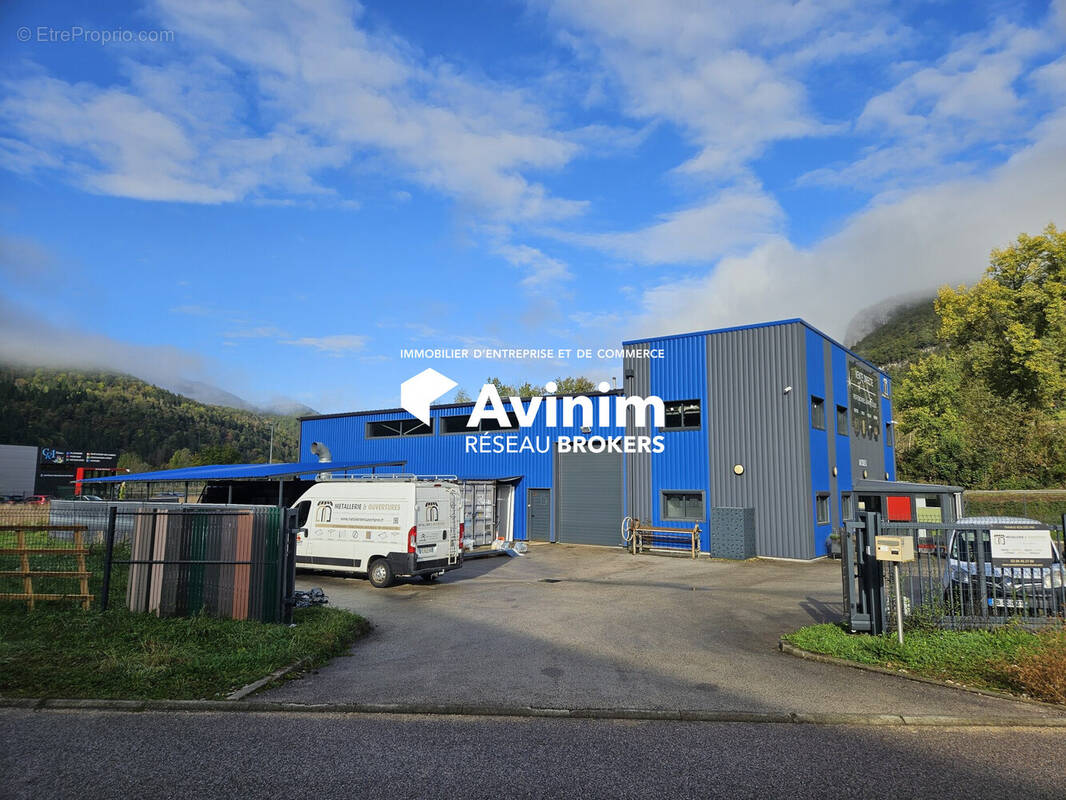 Commerce à MOLINGES