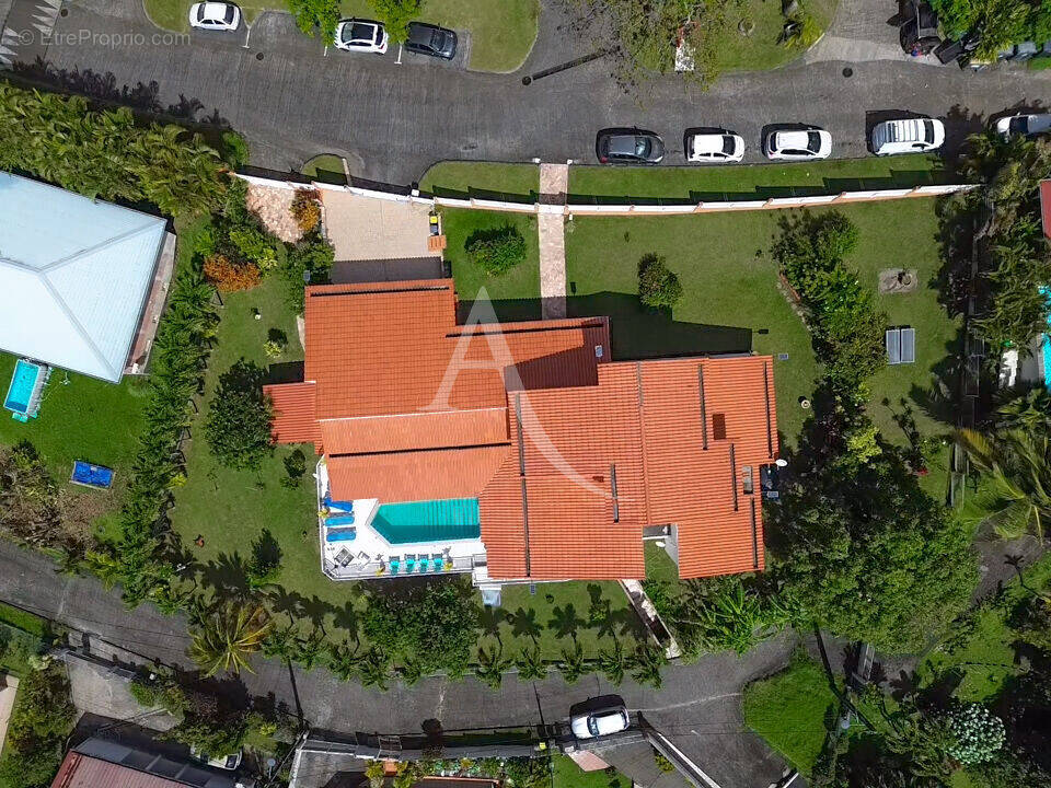 Maison à SCHOELCHER