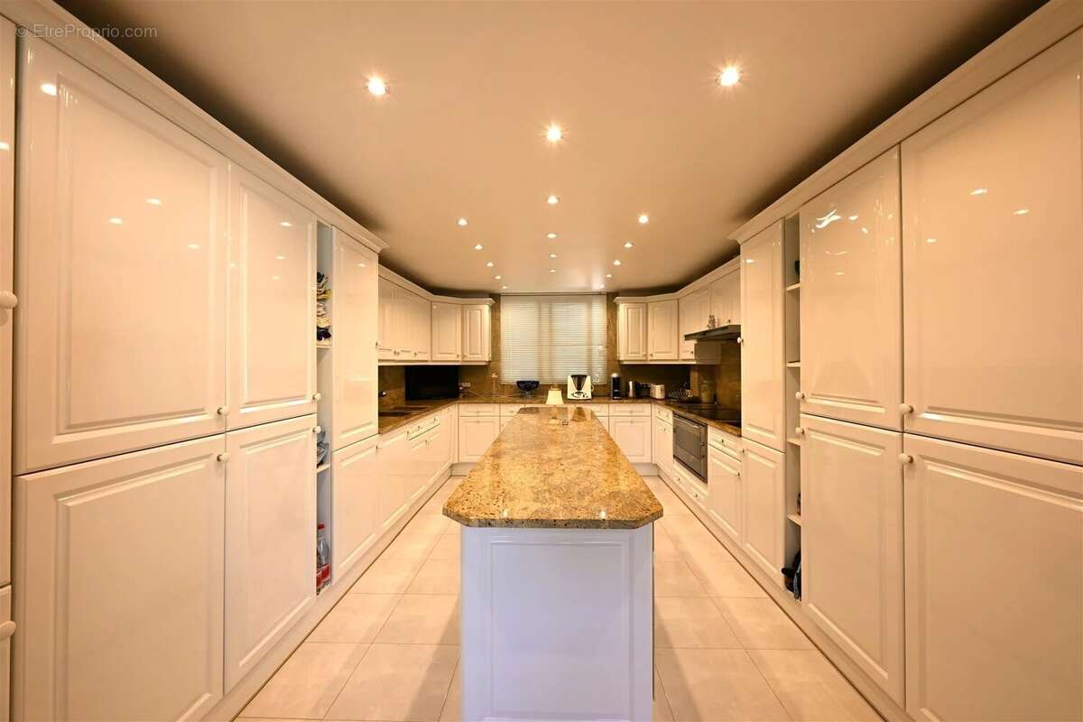 Appartement à BEAULIEU-SUR-MER