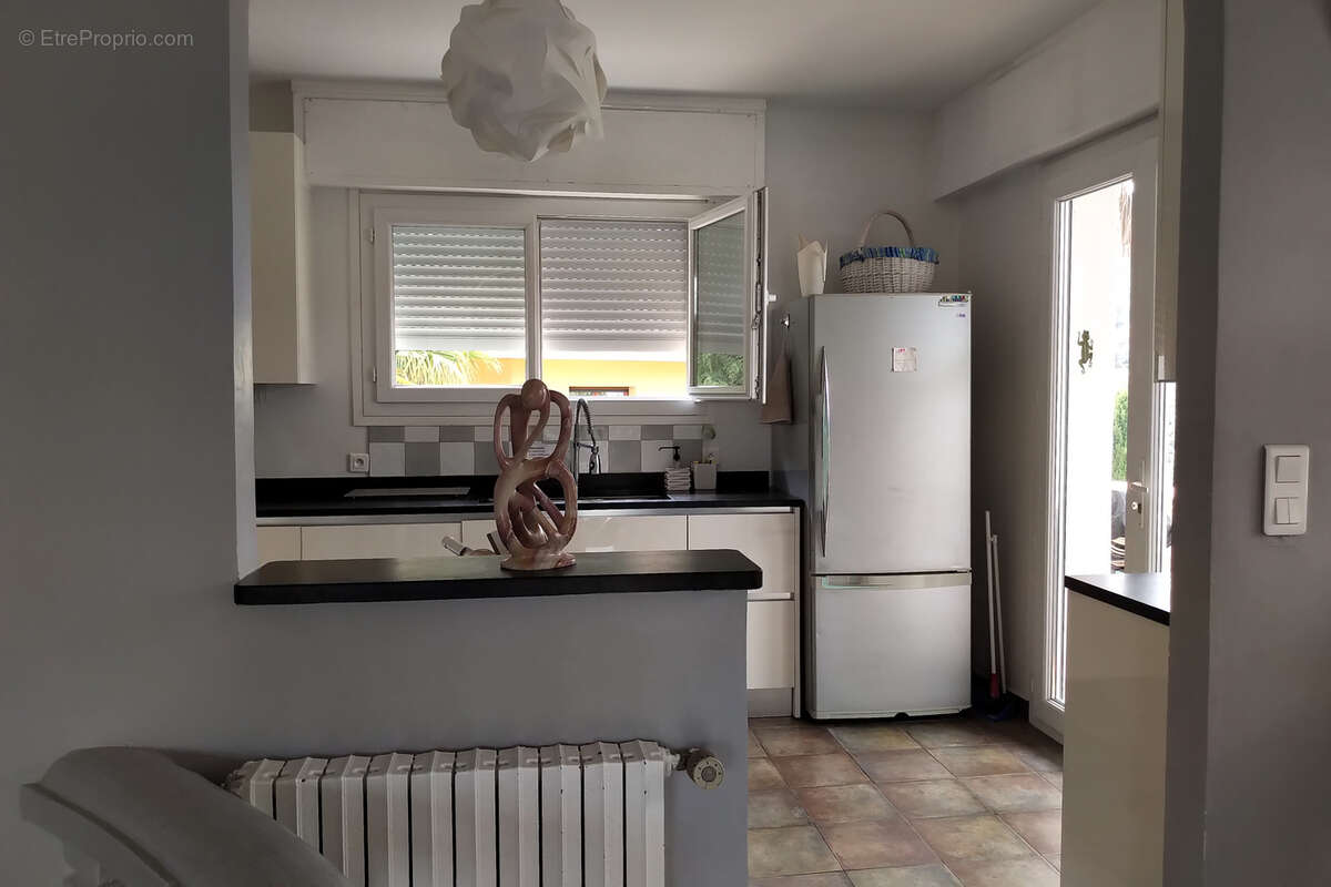 Propriete vence vue degagee collines piscine - photo 17