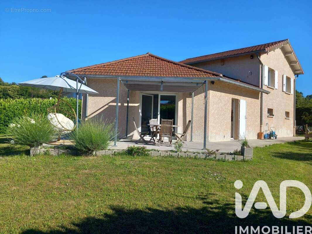 Photo 2 - Maison à CHABONS