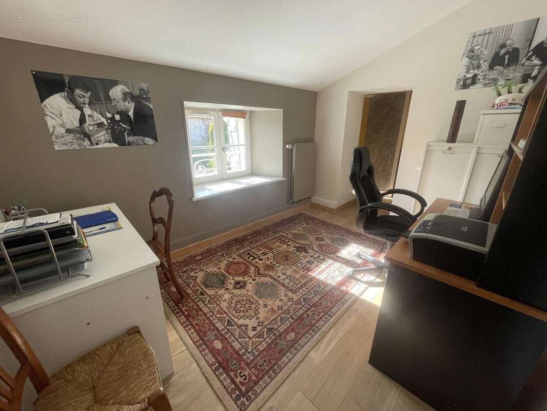 Belle maison en pierre avec dépendances – 167 m² - photo 9
