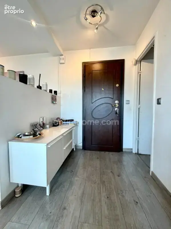 Appartement 4 pièces, 3 chambres / balcon / cave / parking / terrain de tennis - photo 4