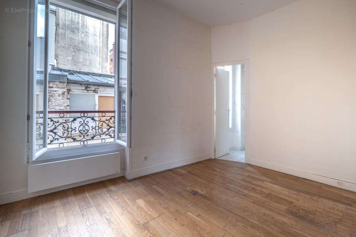 Appartement à PARIS-11E