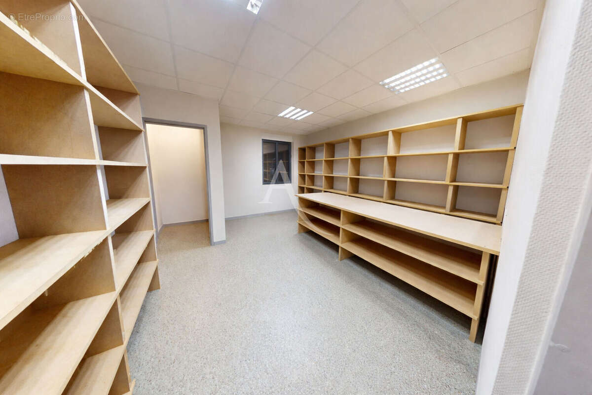 Commerce à MIGNE-AUXANCES