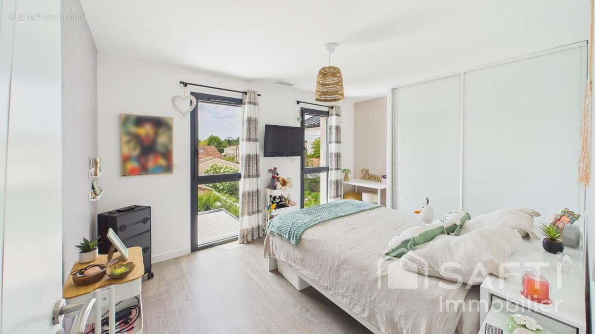 Maison 170 m² à Le Bouscat  - photo 7
