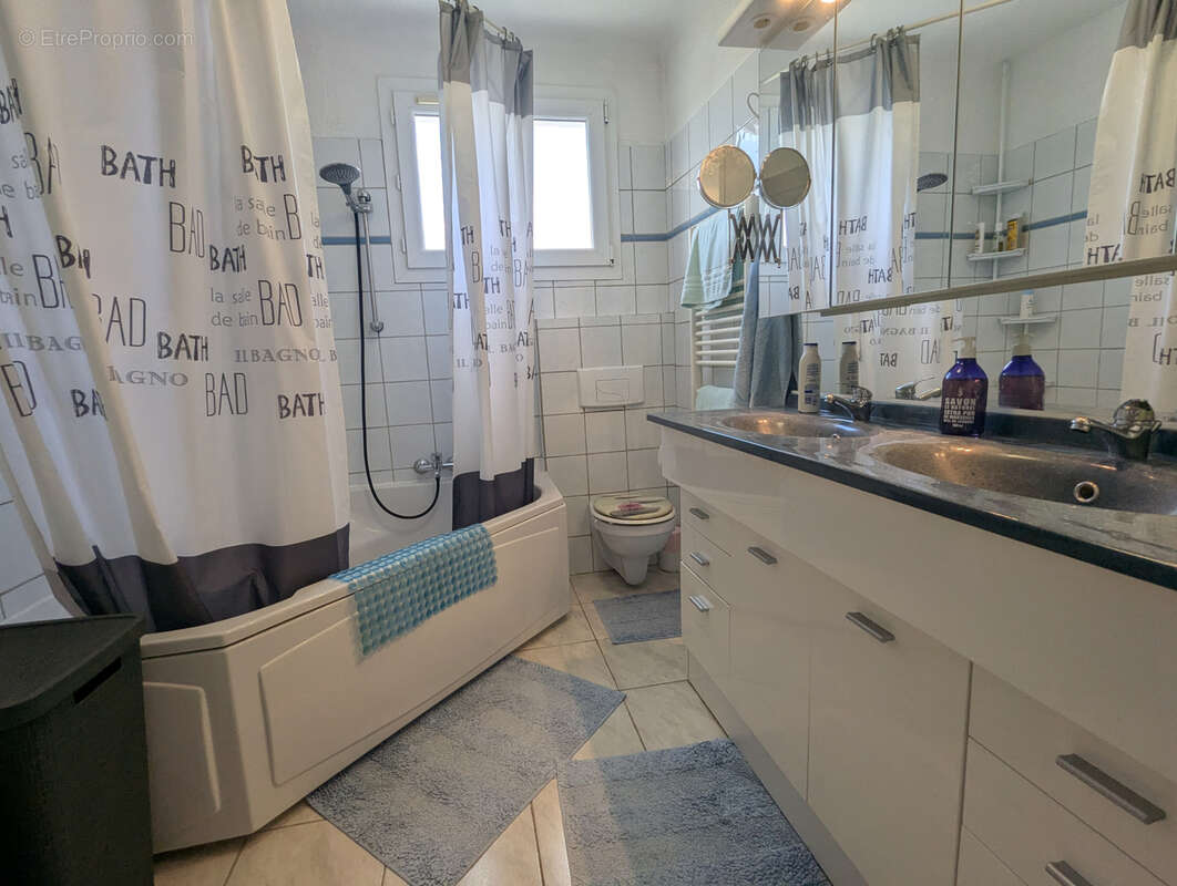 Vue et emplacement exceptionnel, craquez pour cette belle habitation idéal grande famille ou vacances! - photo 15