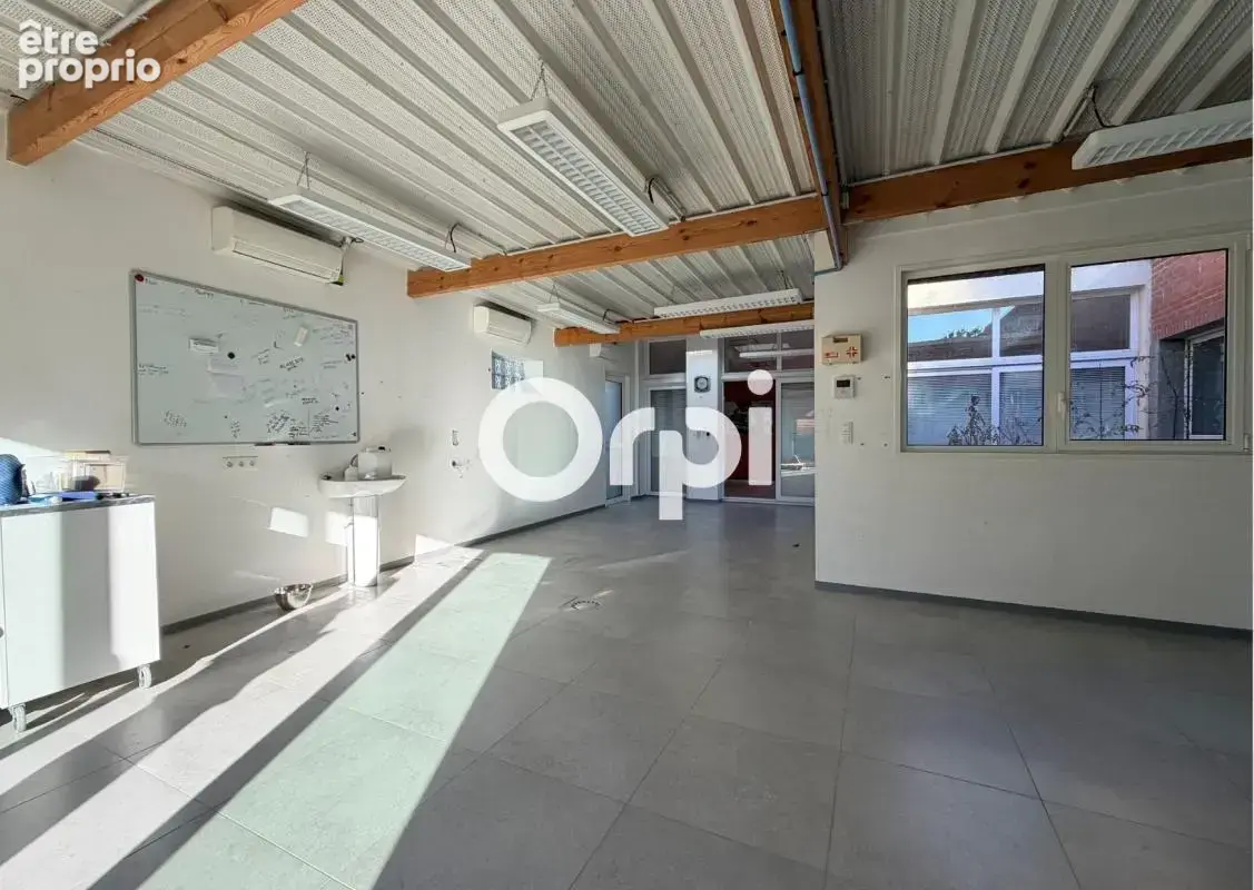 Bien Commercial À Vendre - photo 2