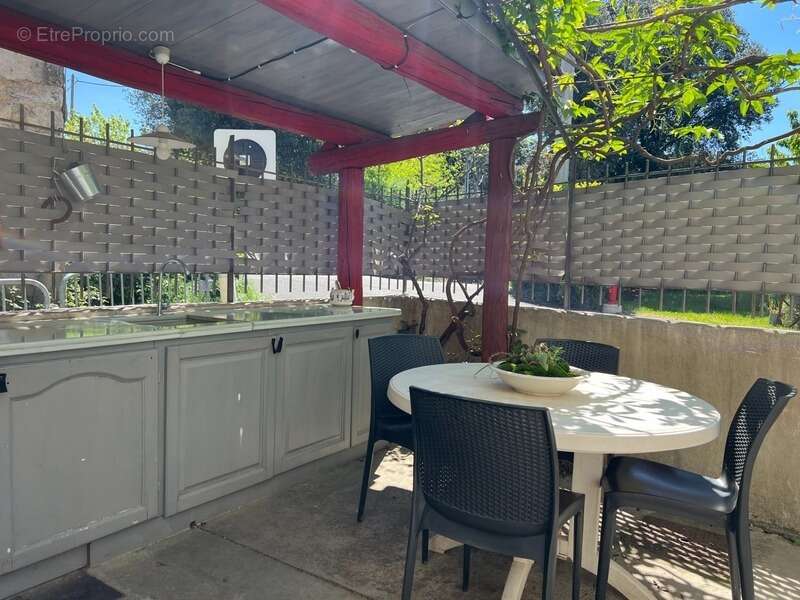 Maison à SAINT-JULIEN-LES-ROSIERS