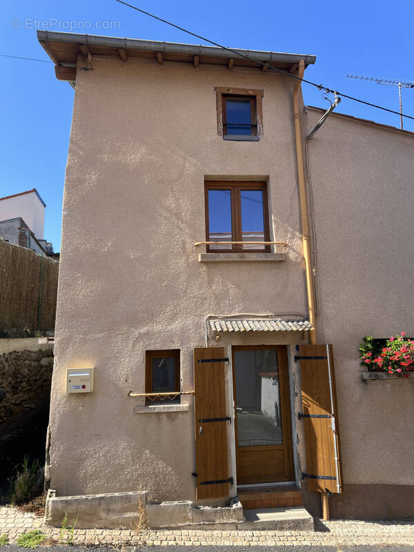 Maison à PONT-DU-CHATEAU