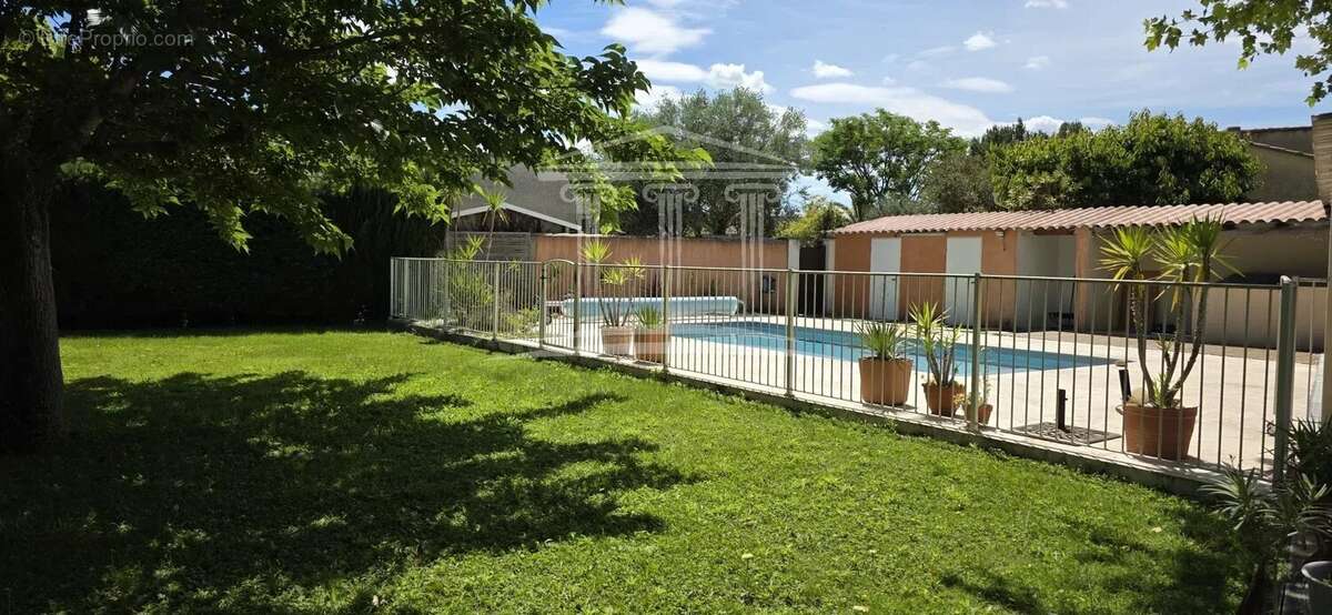 Maison à SORGUES