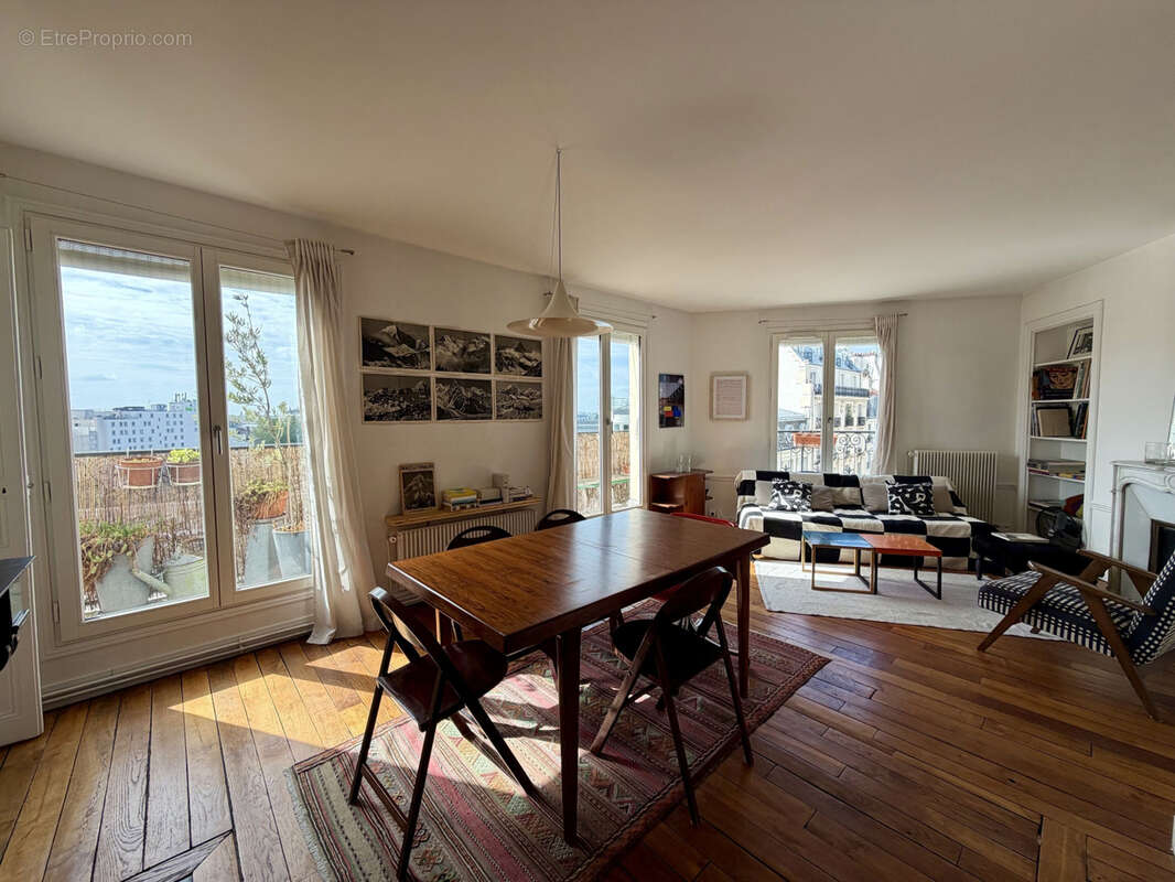 Appartement à PARIS-10E