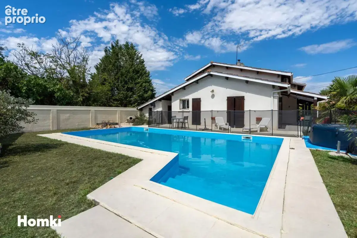 Maison/Villa T4 de 142 m² + T2 indépendant de 20 m² à Saint-Médard-en-Jalles 33160 - photo 2