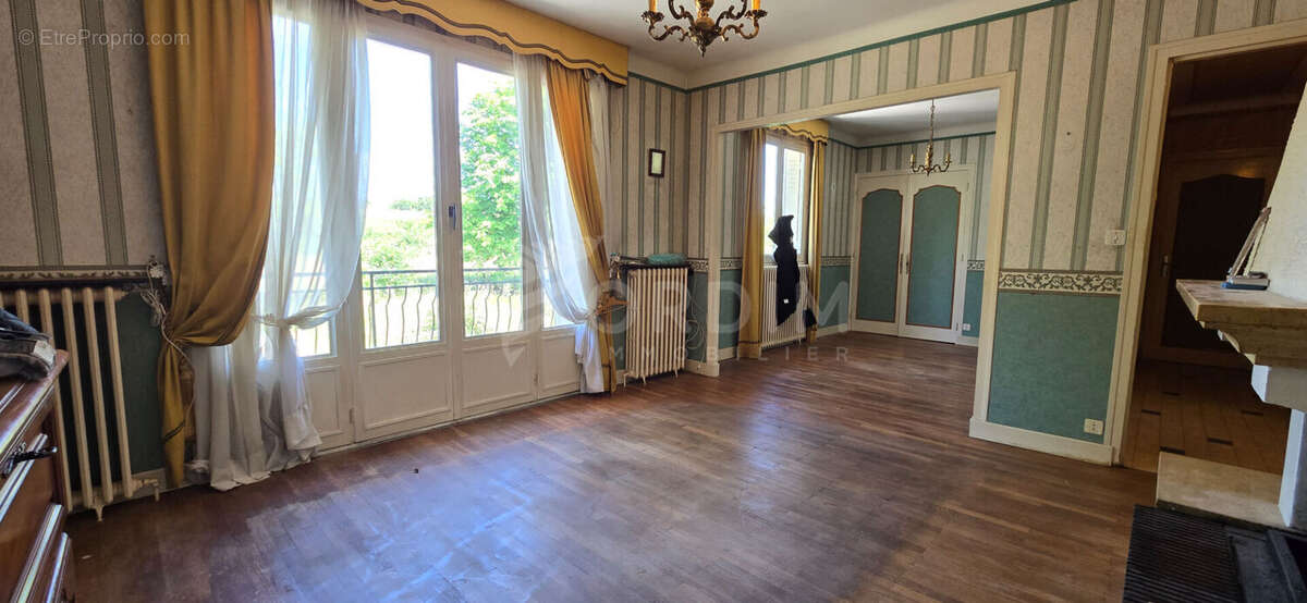Maison à Cosne S/L - 4 pièces - 2 chambres - Double garage - Terrain de  1497 m² - photo 5