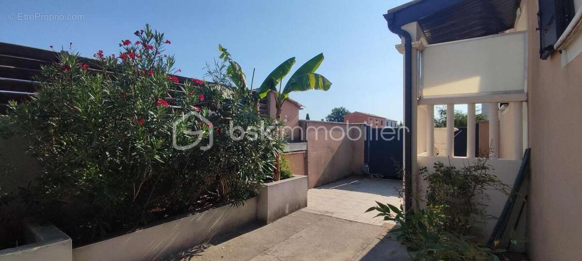 Villa de 132m² avec jardin, garage, piscine et terrasse - photo 3