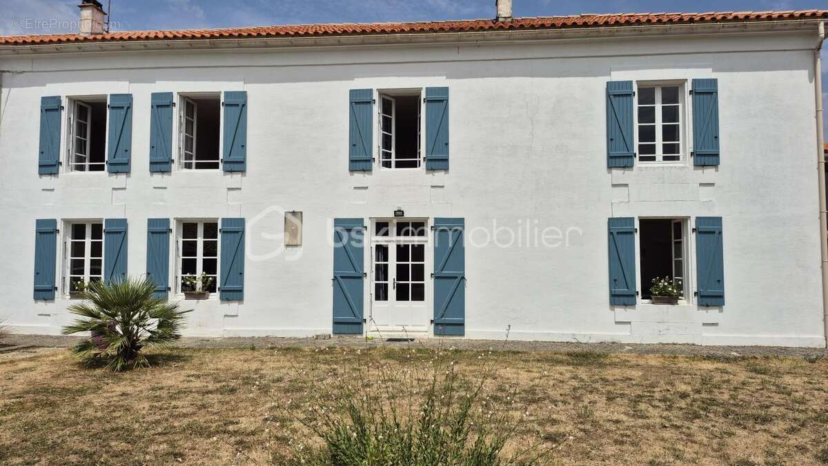 Maison à MAUZE-SUR-LE-MIGNON