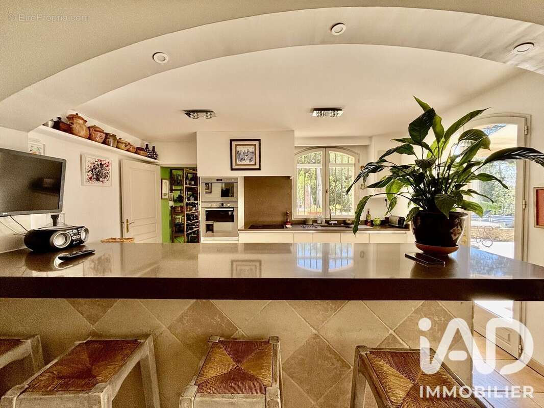 Maison 252 m² à Bouc-Bel-Air  - photo 6