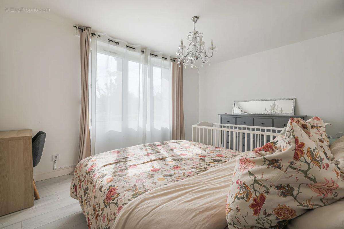 Maison à VILLENEUVE-LE-ROI