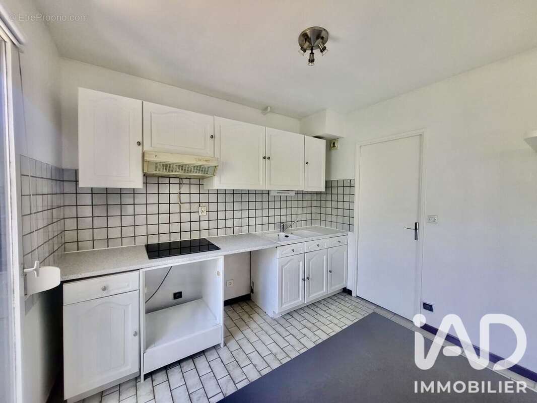 Appartement 69 m² à Saint-Etienne  - photo 4