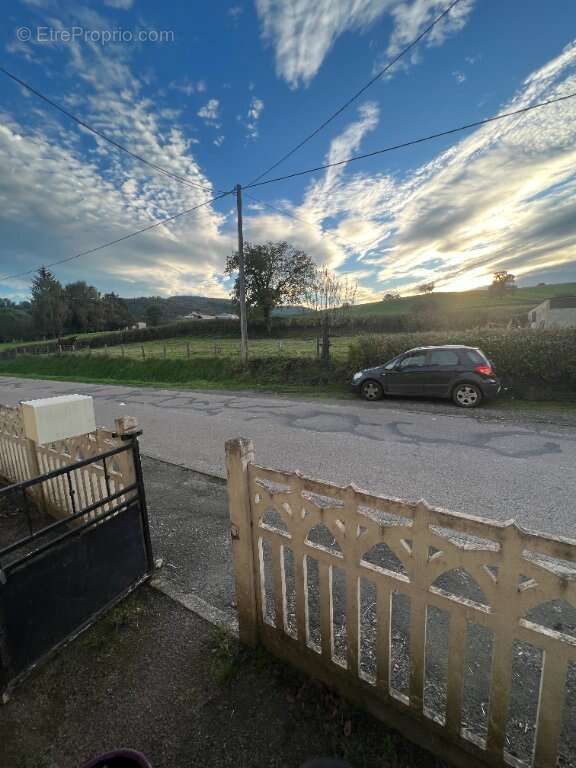 Appartement à SAINT-SYMPHORIEN-DE-MARMAGNE