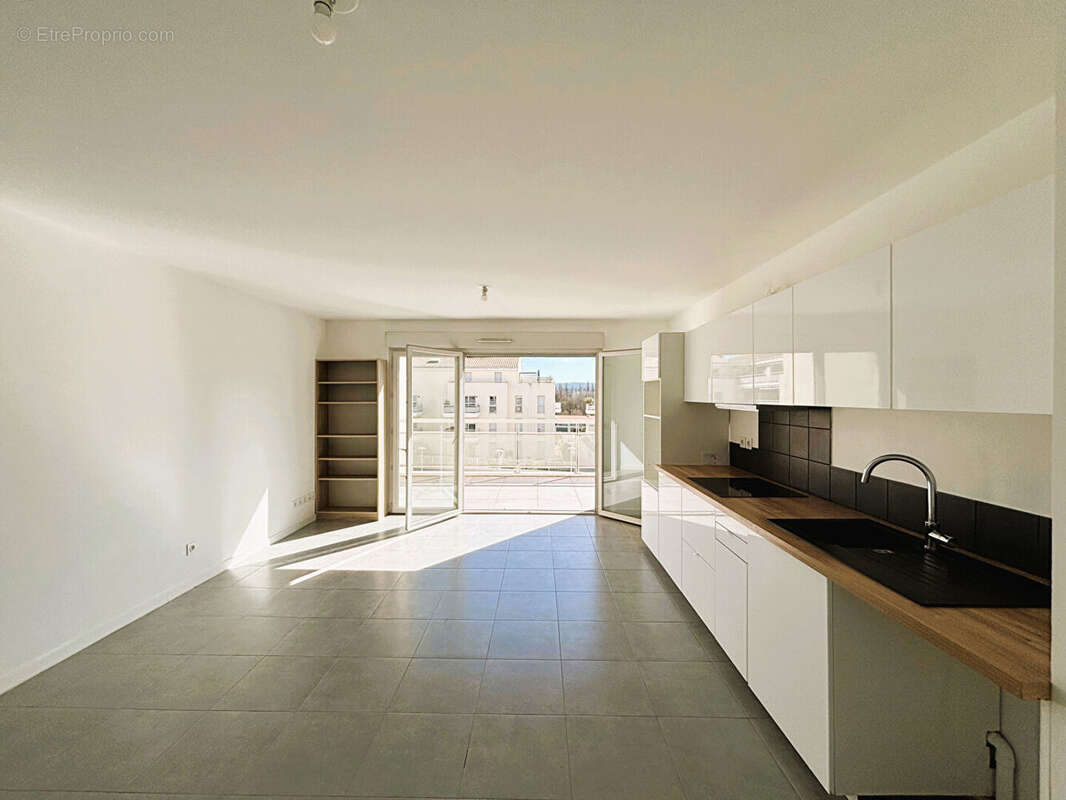 Appartement à ROUSSET