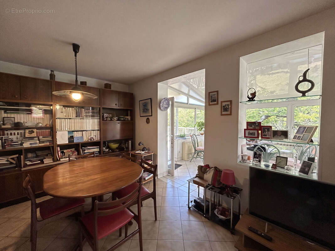 Belle maison familiale de 145 m² avec jardin, garage et ASCENSEUR privatif - photo 3