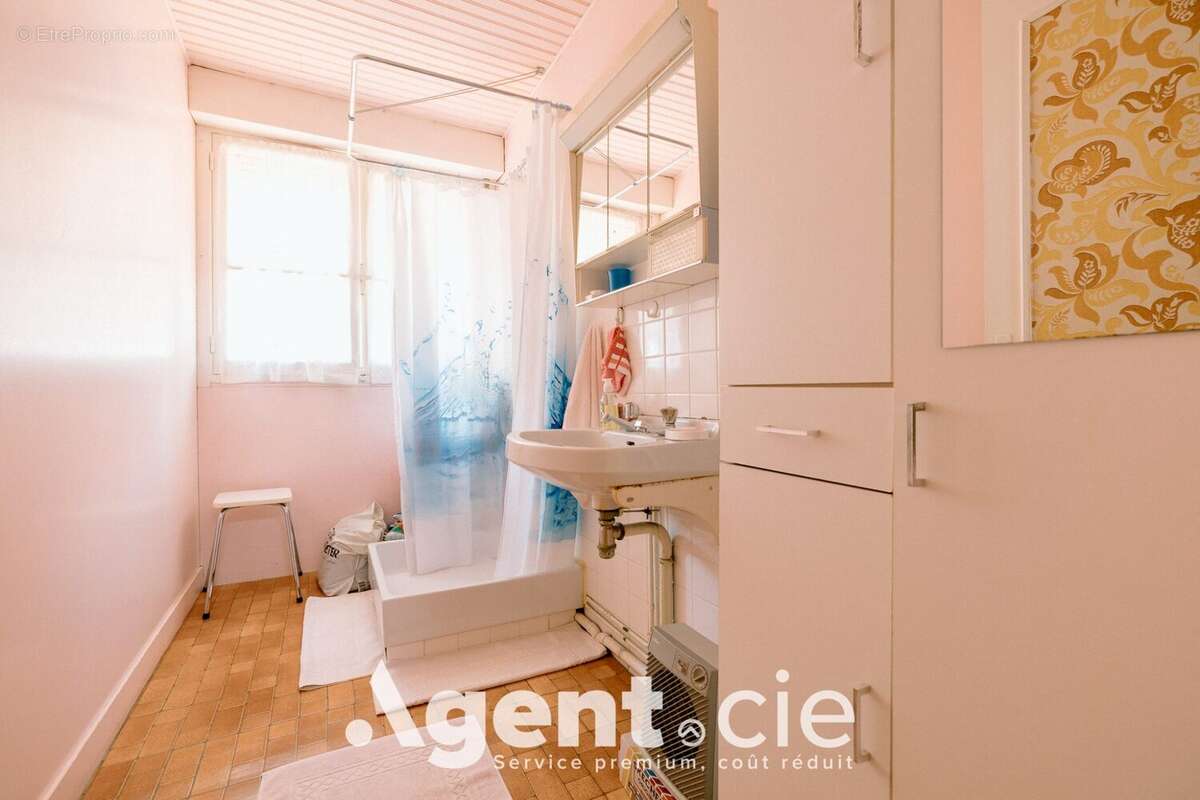 Maison à SAINT-VAAST-LA-HOUGUE