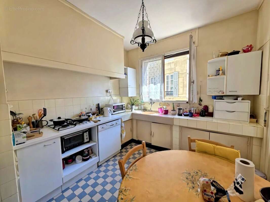 Appartement à MARSEILLE-2E