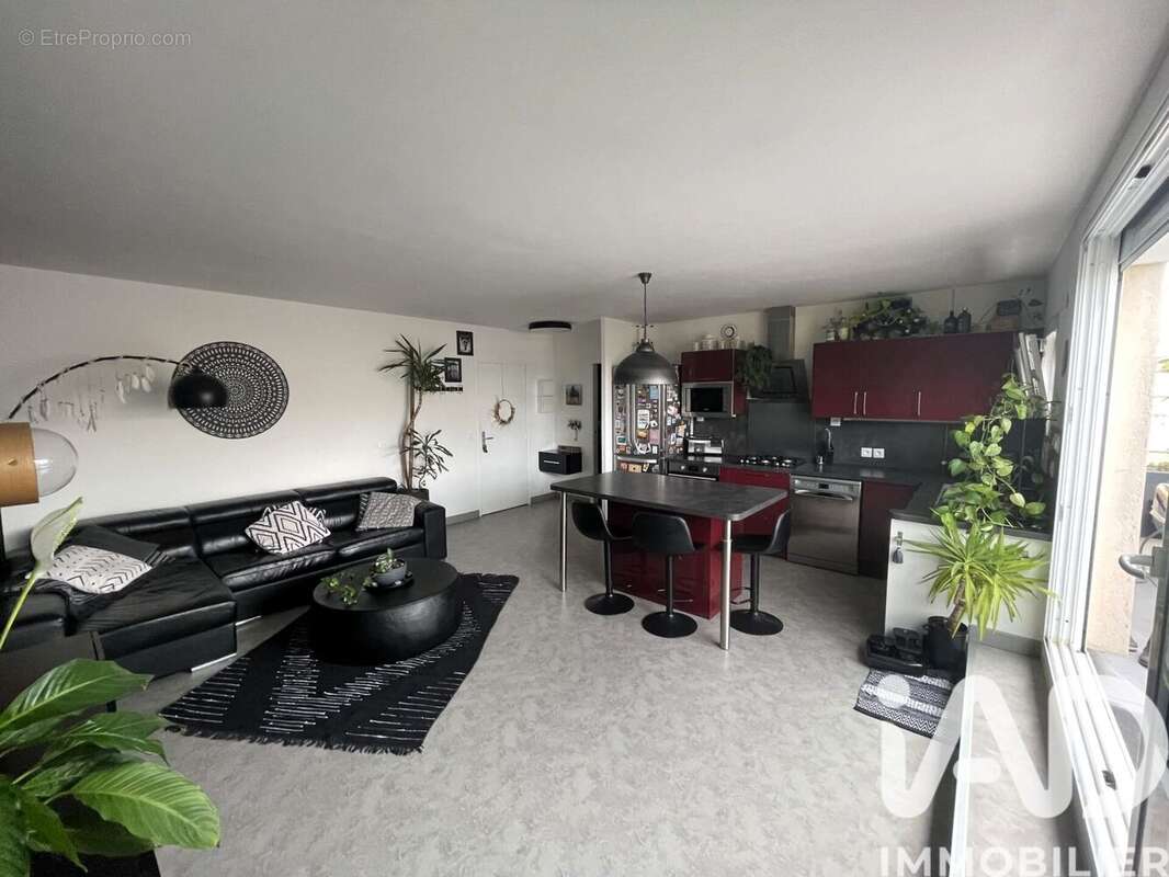 Appartement 60 m² à Savigny-Le-Temple  - photo 6