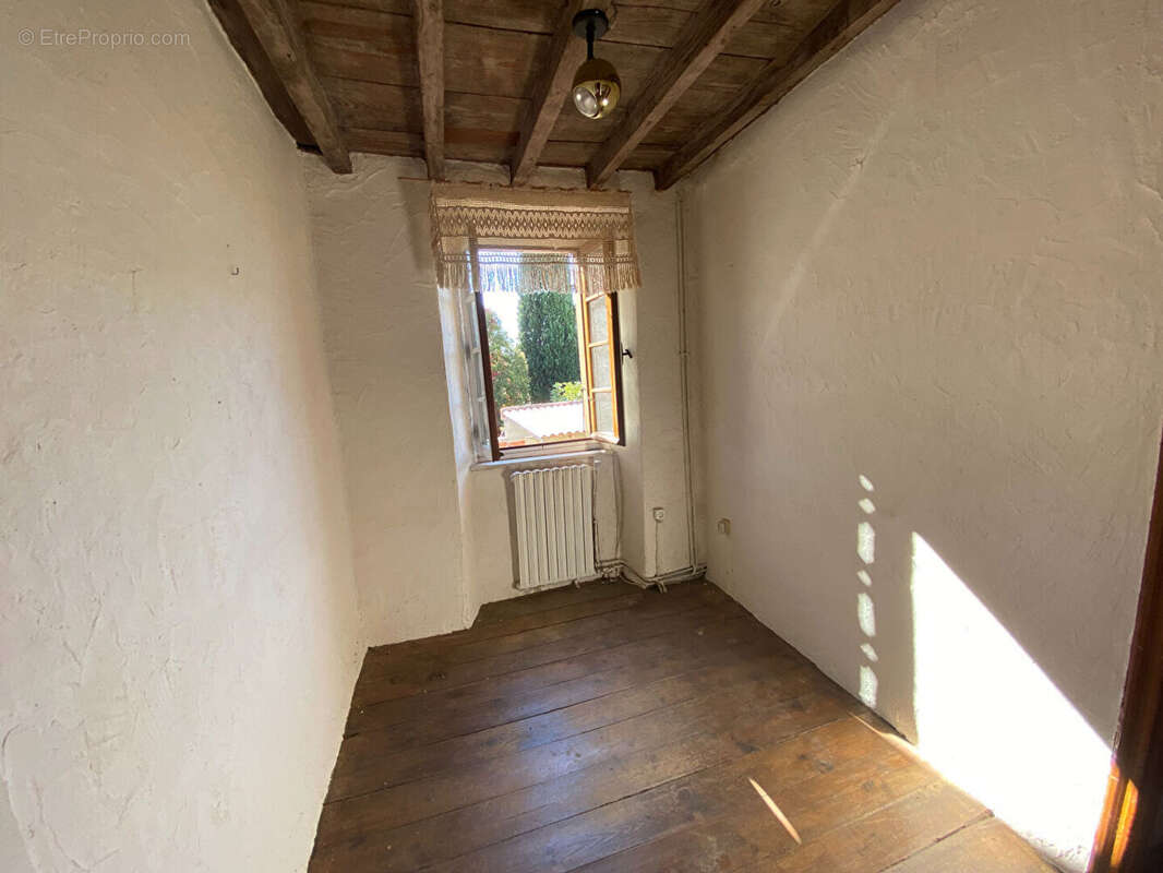 Maison à CENNE-MONESTIES