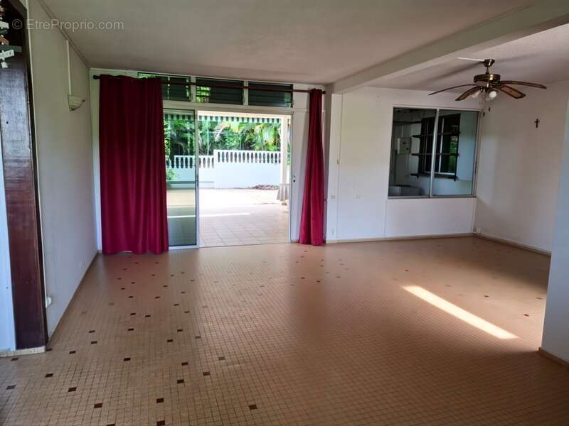 Maison à PETIT-BOURG