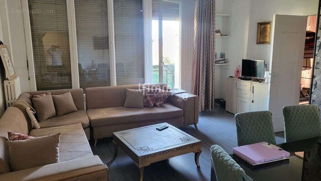 Appartement à MARSEILLE-5E