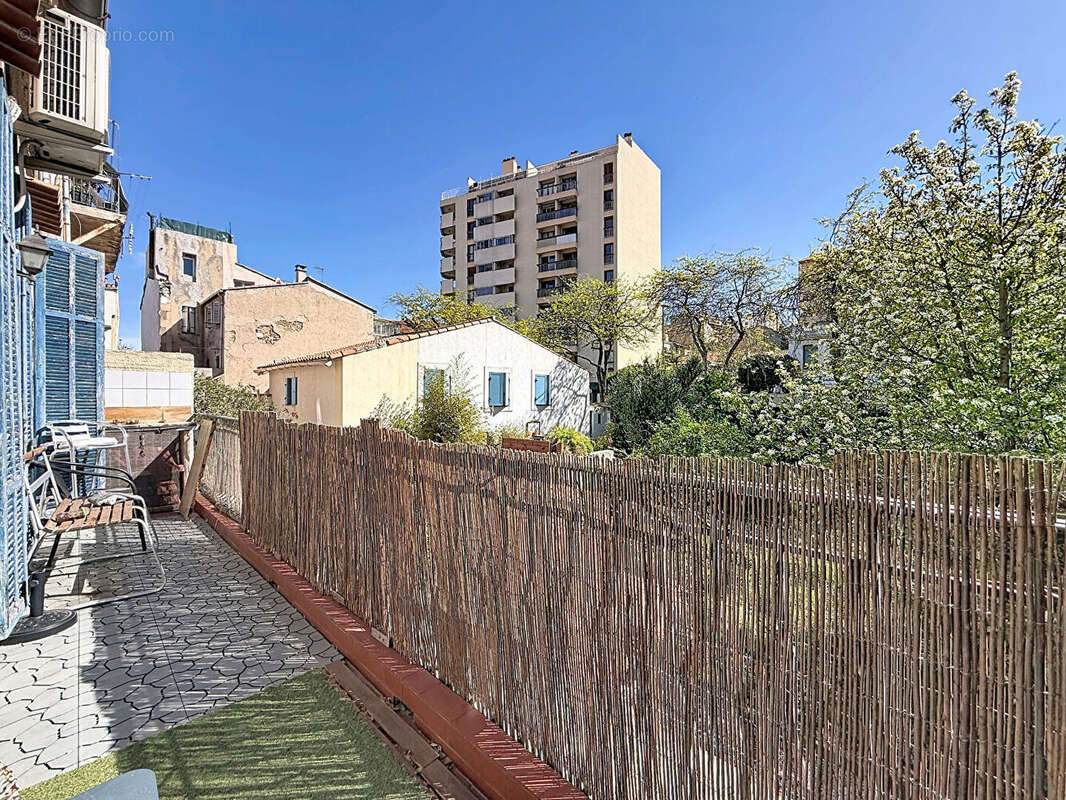 Appartement à MARSEILLE-4E