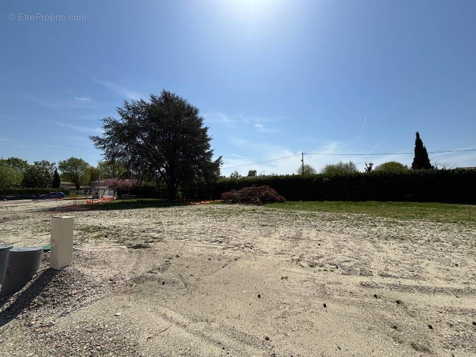 Terrain à SAINT-MEDARD-EN-JALLES