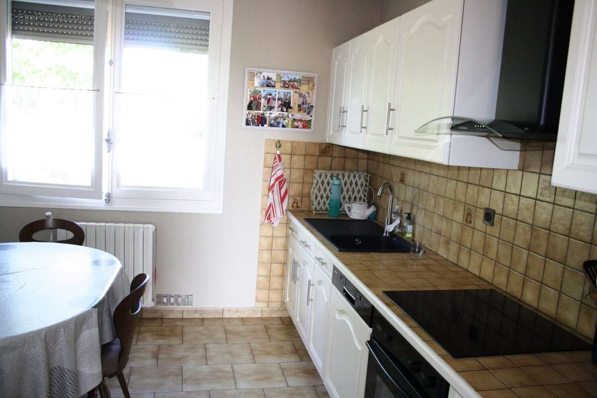 Maison 114 m² à Saint-Julien-Du-Puy  - photo 8
