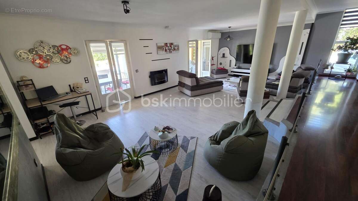 EN EXCLUSIVITÉ – VIDAUBAN – Maison traditionnelle de 171 m² avec piscine, terrain de 1 566 m² et fort potentiel - photo 11