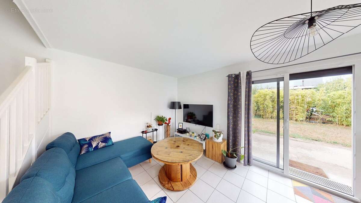 Maison à LA SALVETAT-SAINT-GILLES