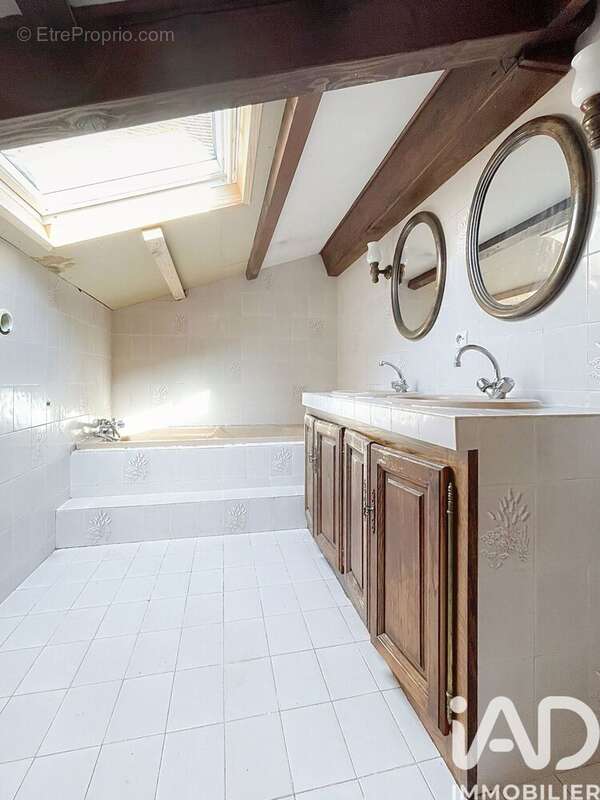 Maison 136 m² à Sault-De-Navailles  - photo 9