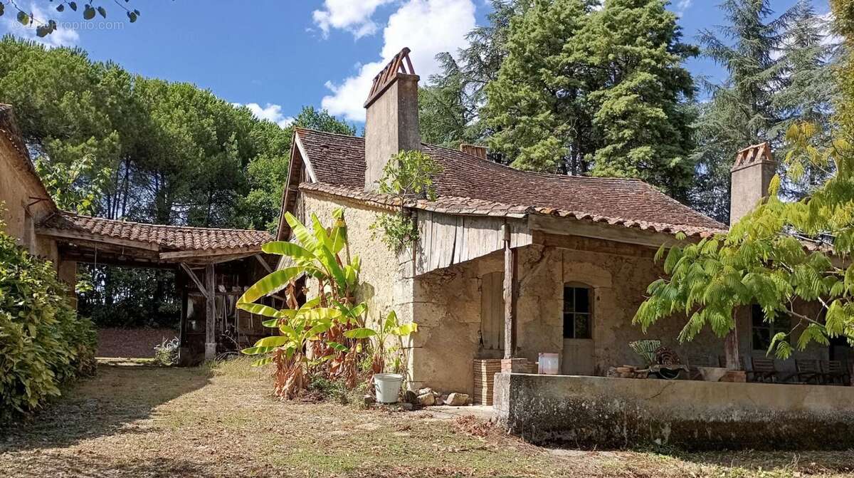 Maison à SEYCHES