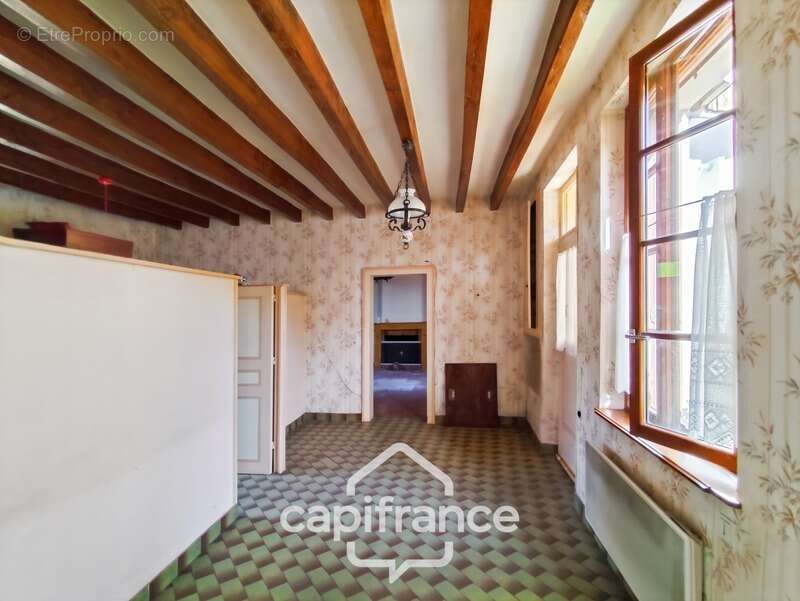 Maison à vendre 4 pièces LA CHAPELLE GAUGAIN (72)  -  Terrain 2925 m²  - - photo 6