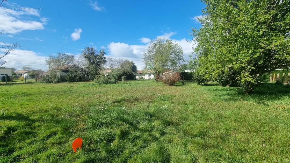 Terrain à GUJAN-MESTRAS