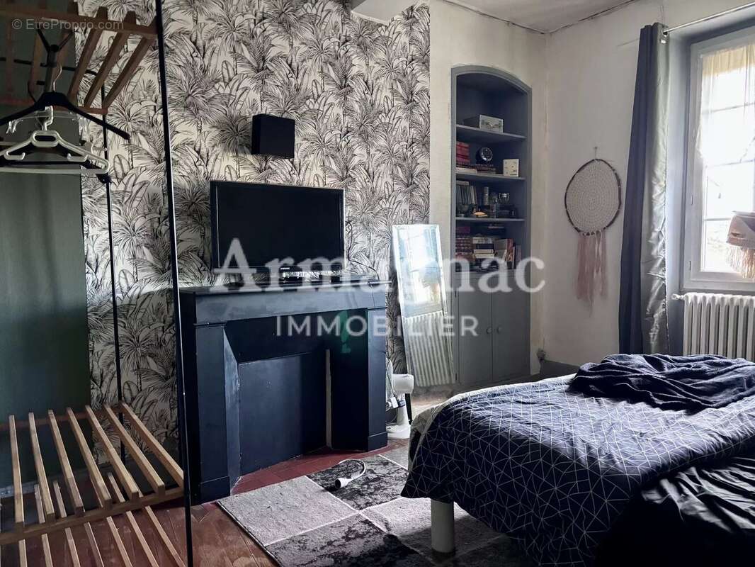 Maison à VIC-FEZENSAC