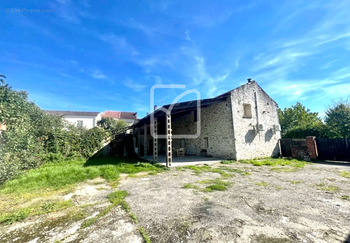 Maison à MERCUES
