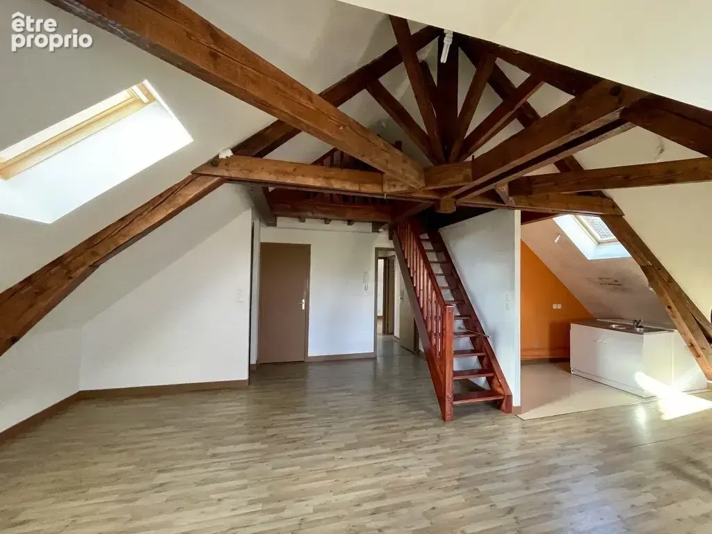 Appartement à BELLENAVES